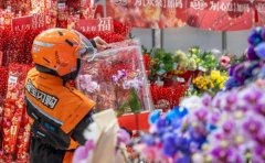 “外卖在变，人情味没变”——骑手与城市的“互暖”新春